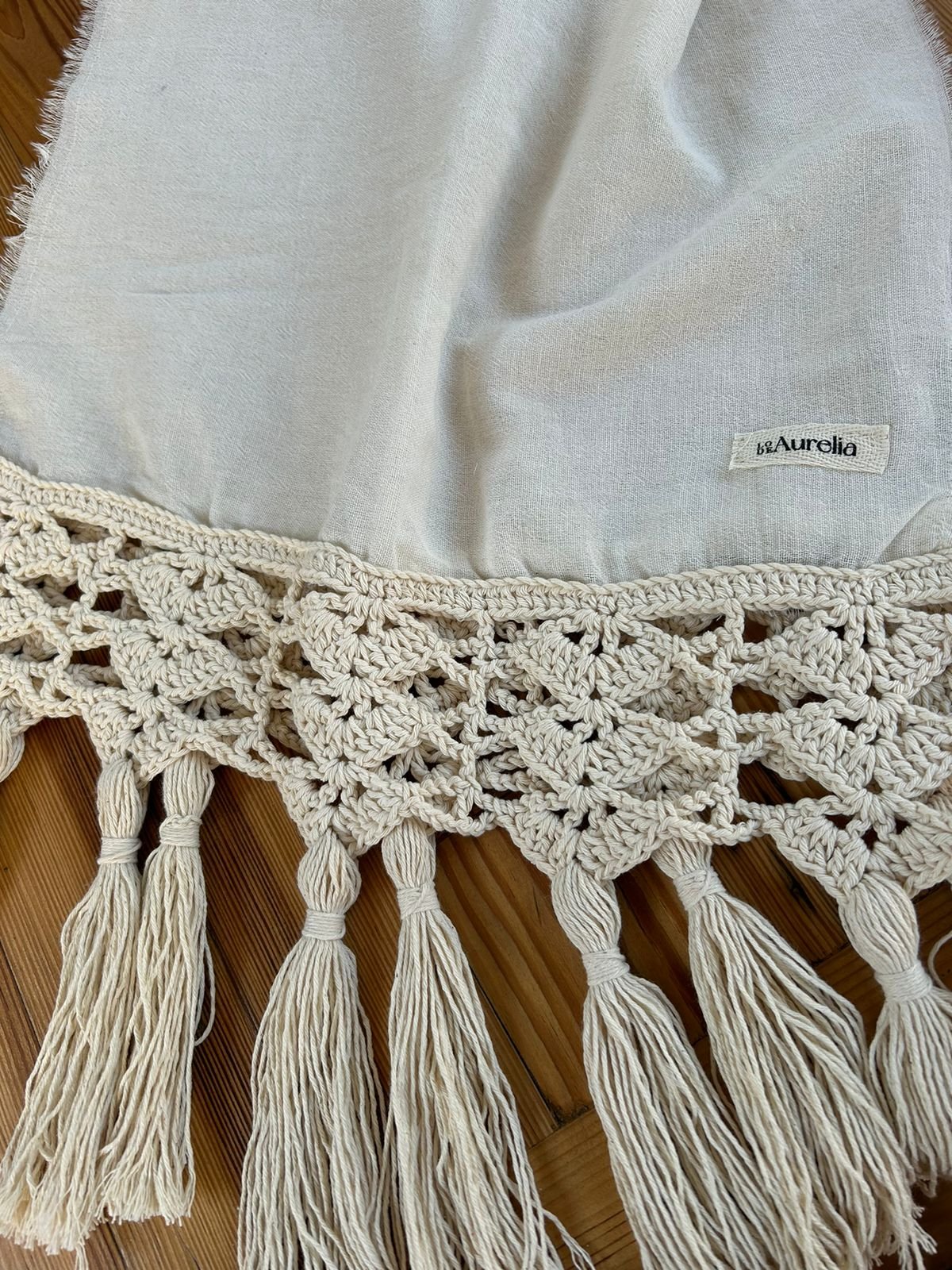 Camino de mesa "Consuelo"