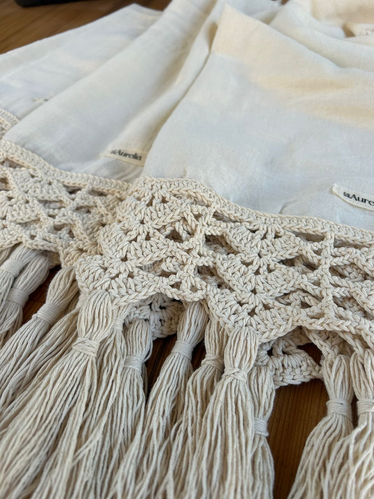 Camino de mesa "Consuelo" - Imagen 4